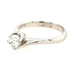 Pre Owned 18ct White Gold Diamond Solitaire Ring ZR882